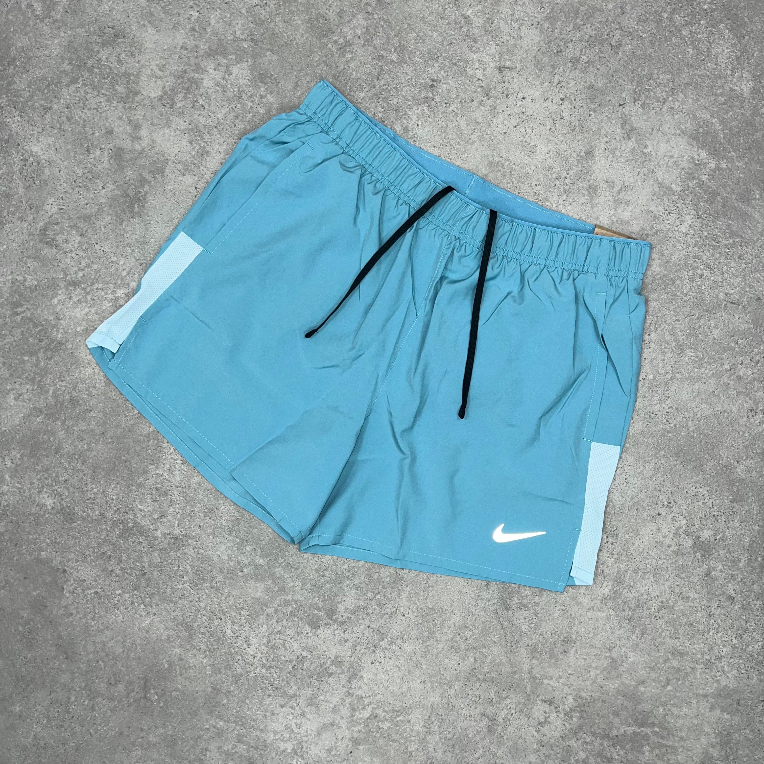 Nike Challenger shorts 7” - Denim Turquoise