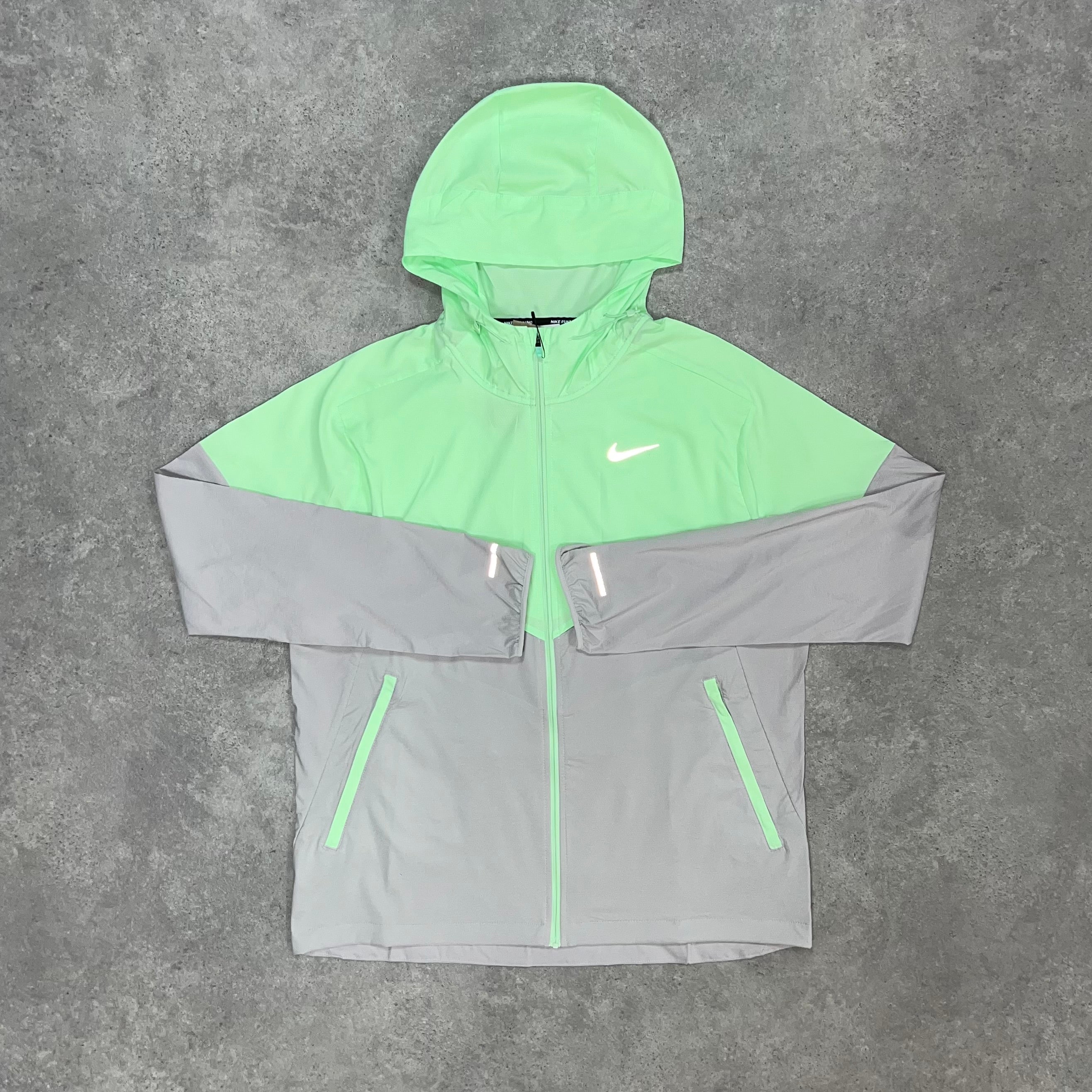 Nike UV Repel Windrunner - Vapour Green