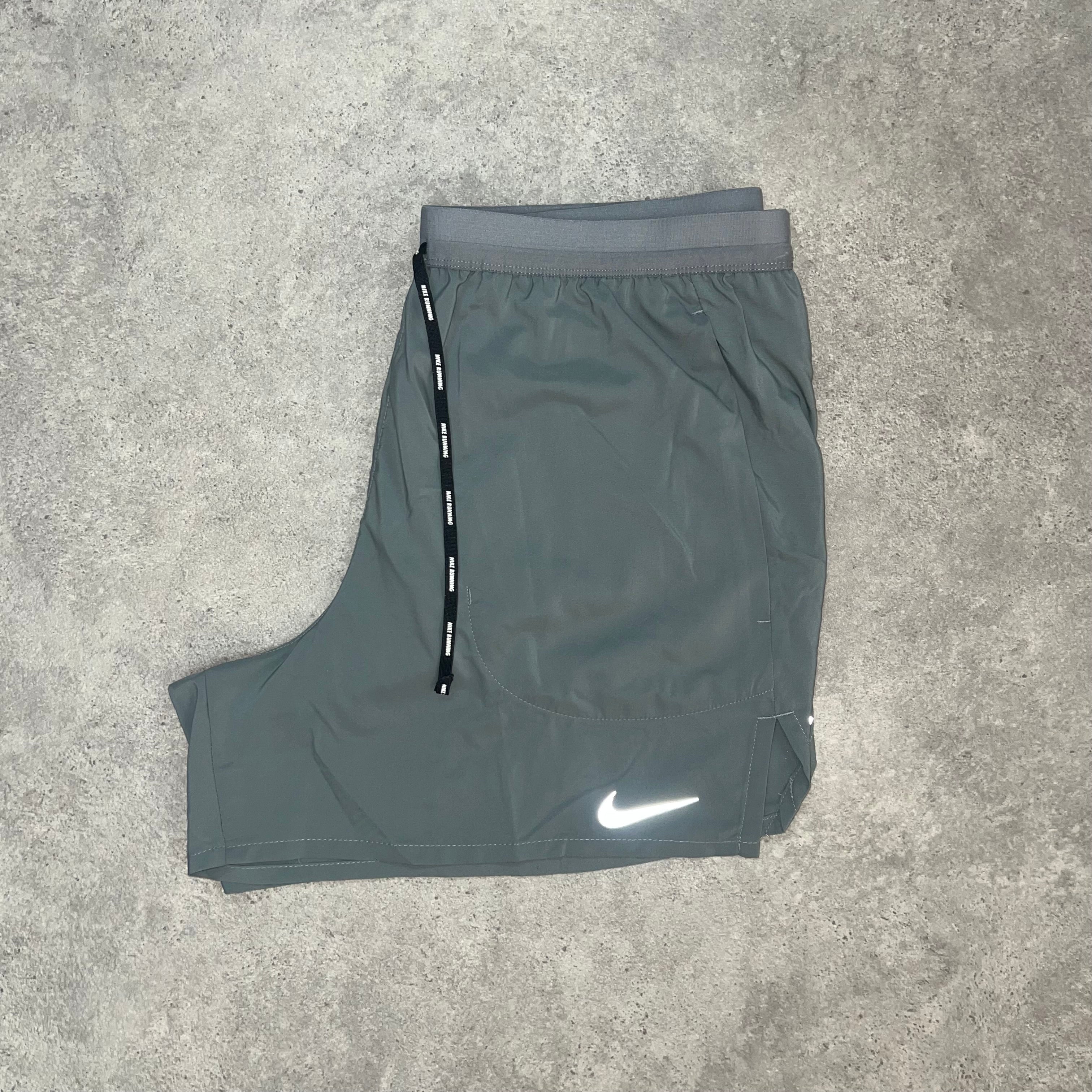 Nike Flex Stride Shorts 5” - Smoke Grey